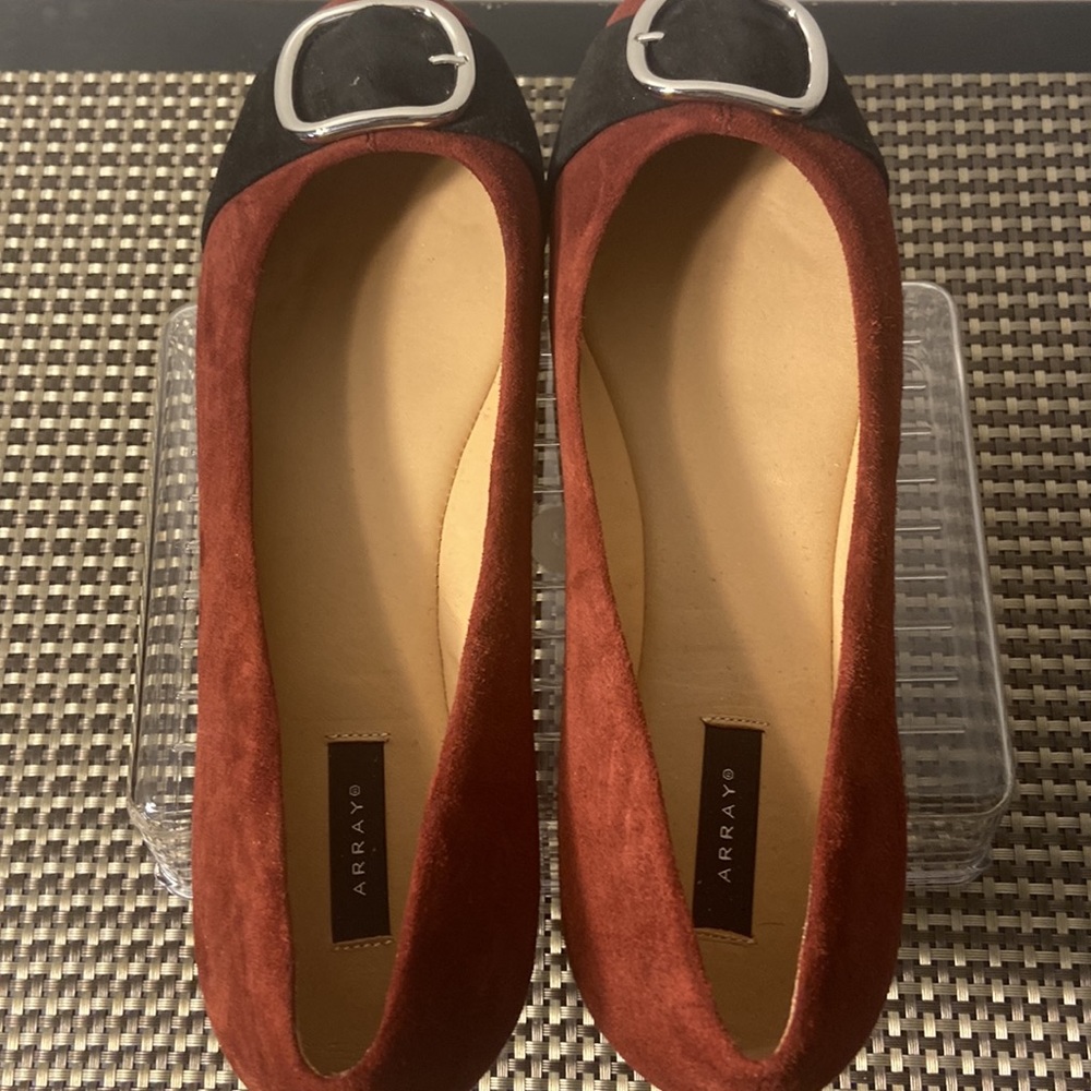 Array Suede Flats Nwot - image 2